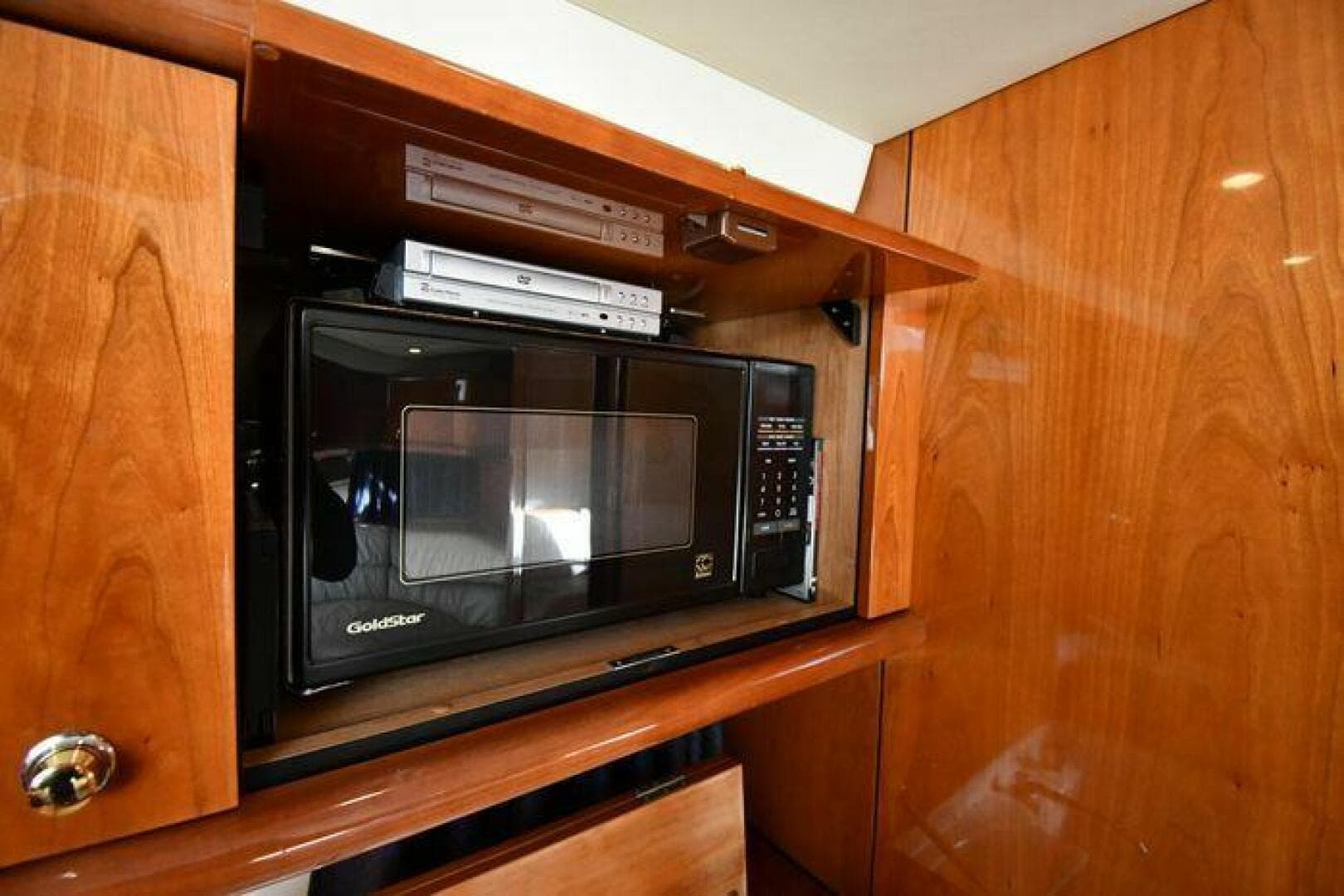 1997 Sunseeker Camargue 47 — photo 48