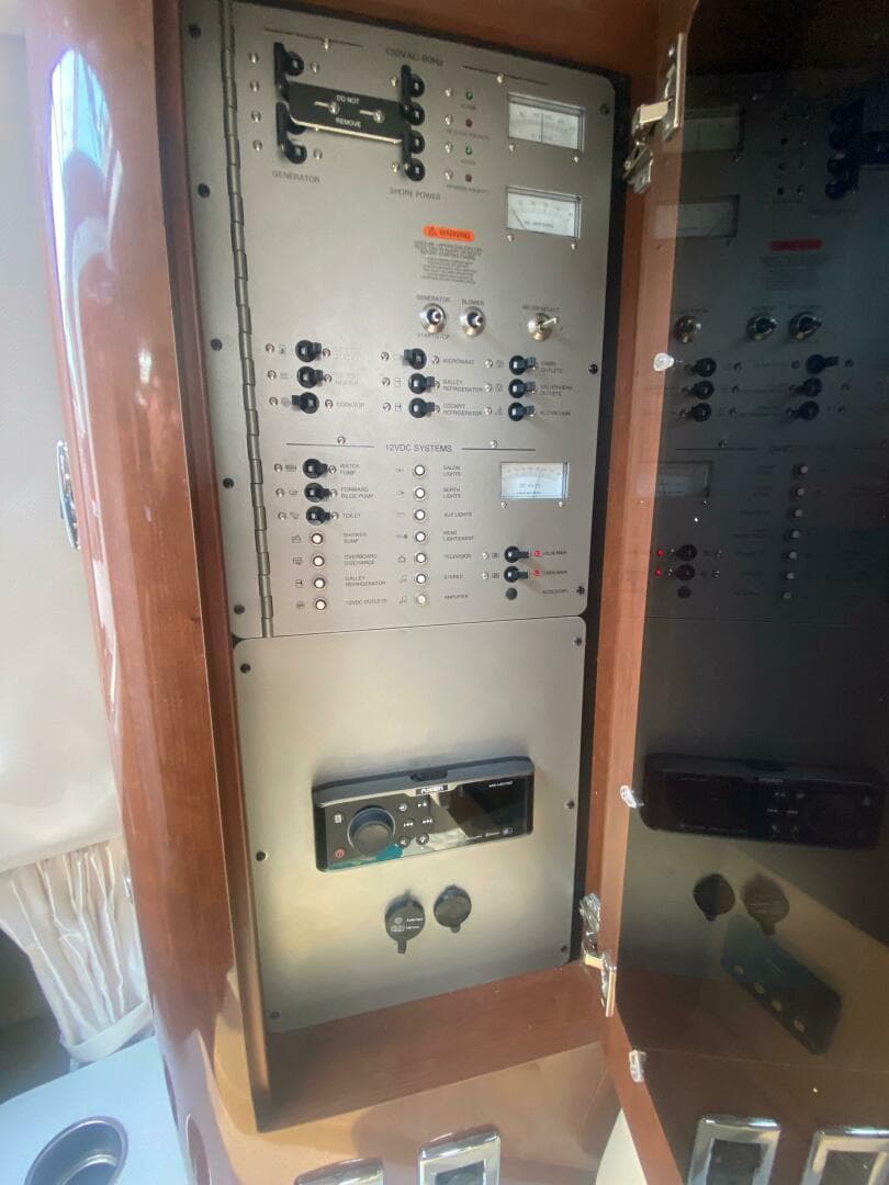 2018 Four Winns 355 Vista — photo 20