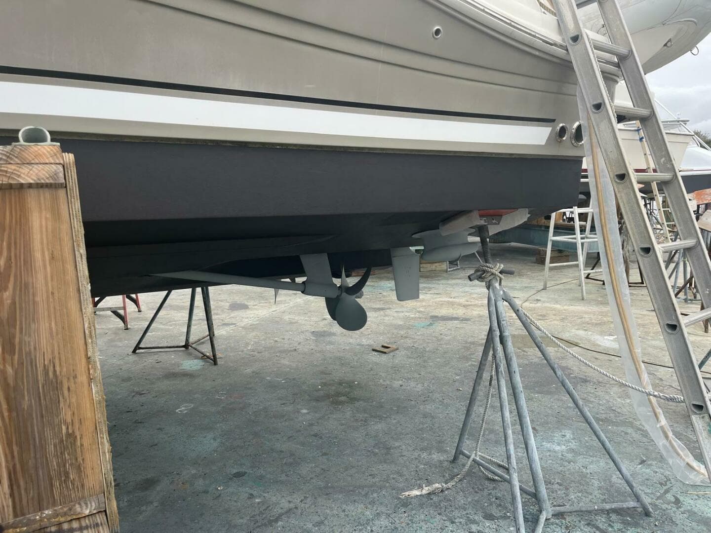 2005 Sea Ray 420 Sundancer — photo 24