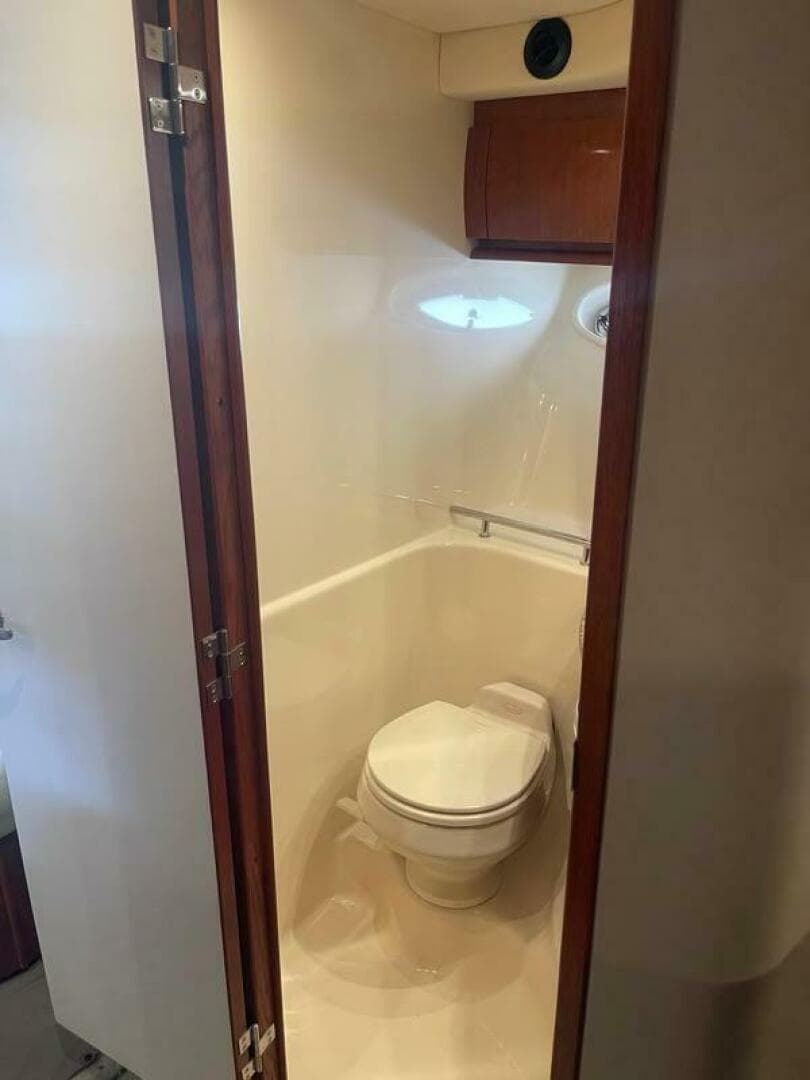 2005 Sea Ray 420 Sundancer — photo 5