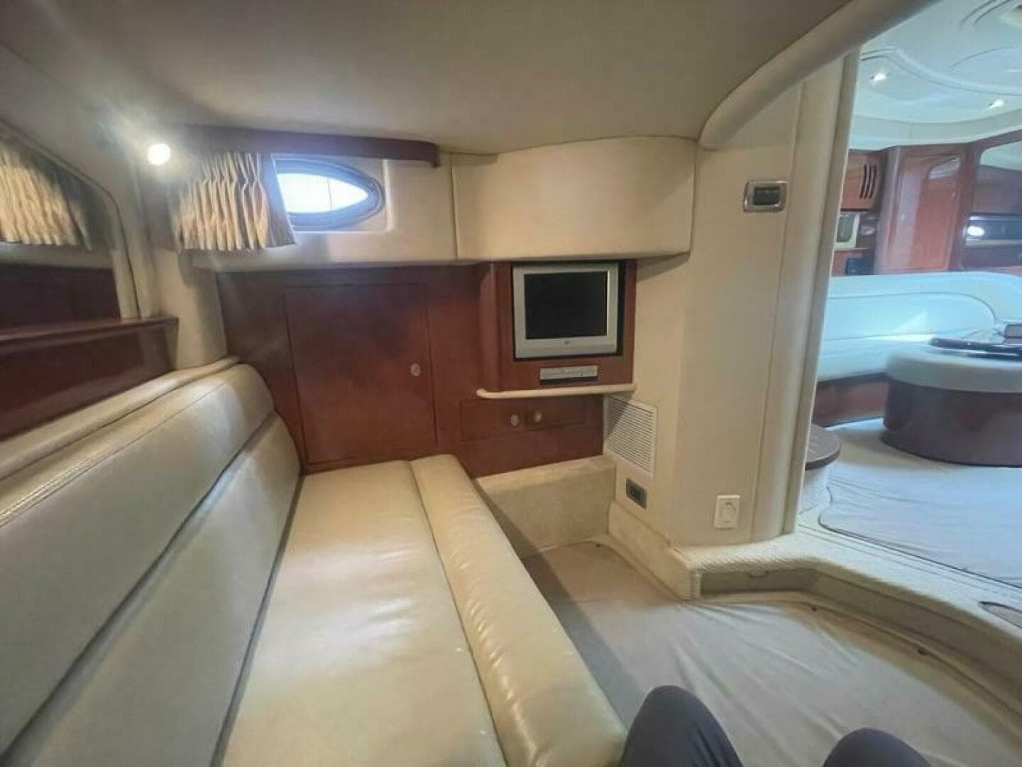 2005 Sea Ray 420 Sundancer — photo 13