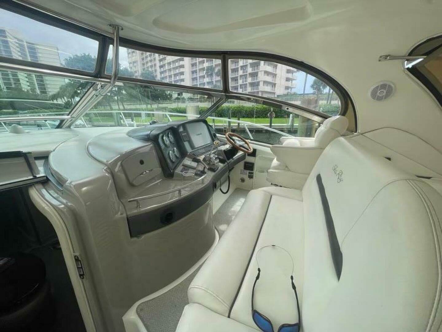 2005 Sea Ray 420 Sundancer — photo 16