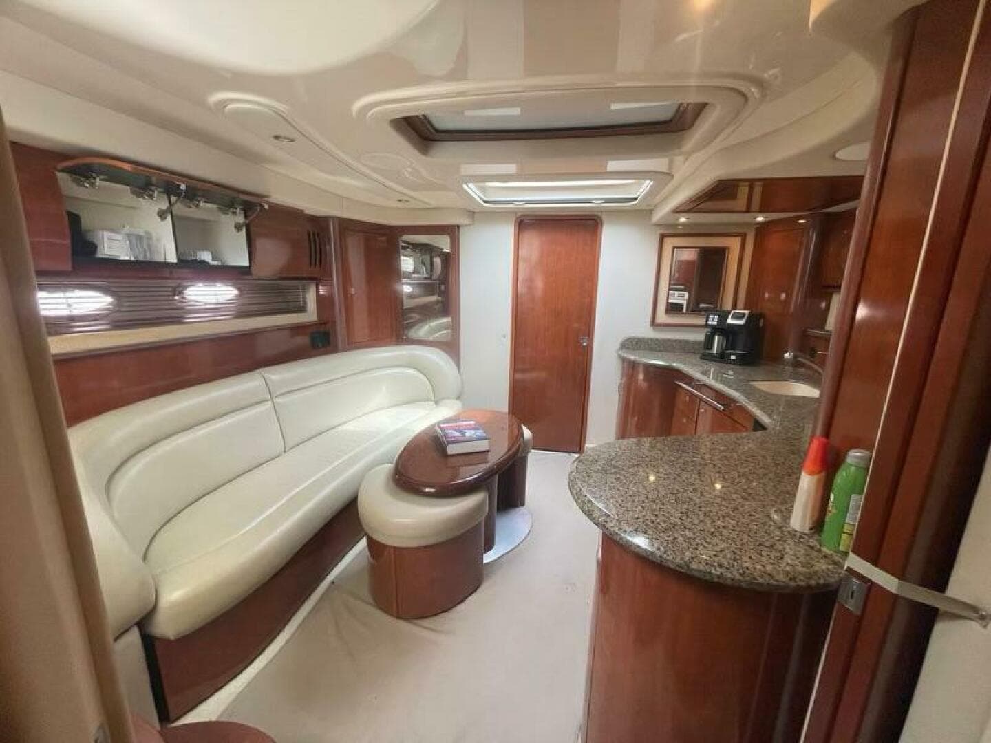 2005 Sea Ray 420 Sundancer — photo 8
