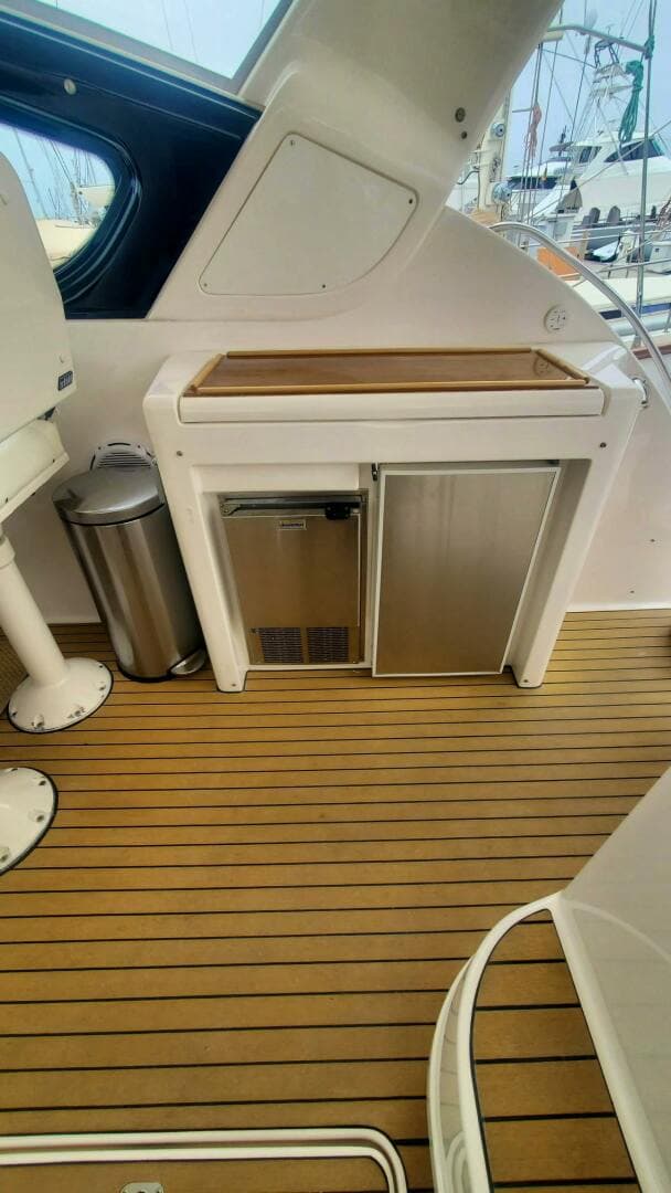 2001 Tiara — photo 7