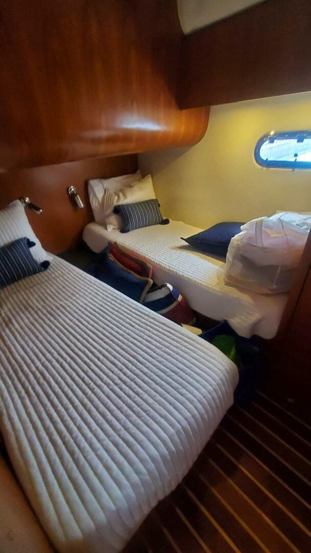 2001 Tiara — photo 20