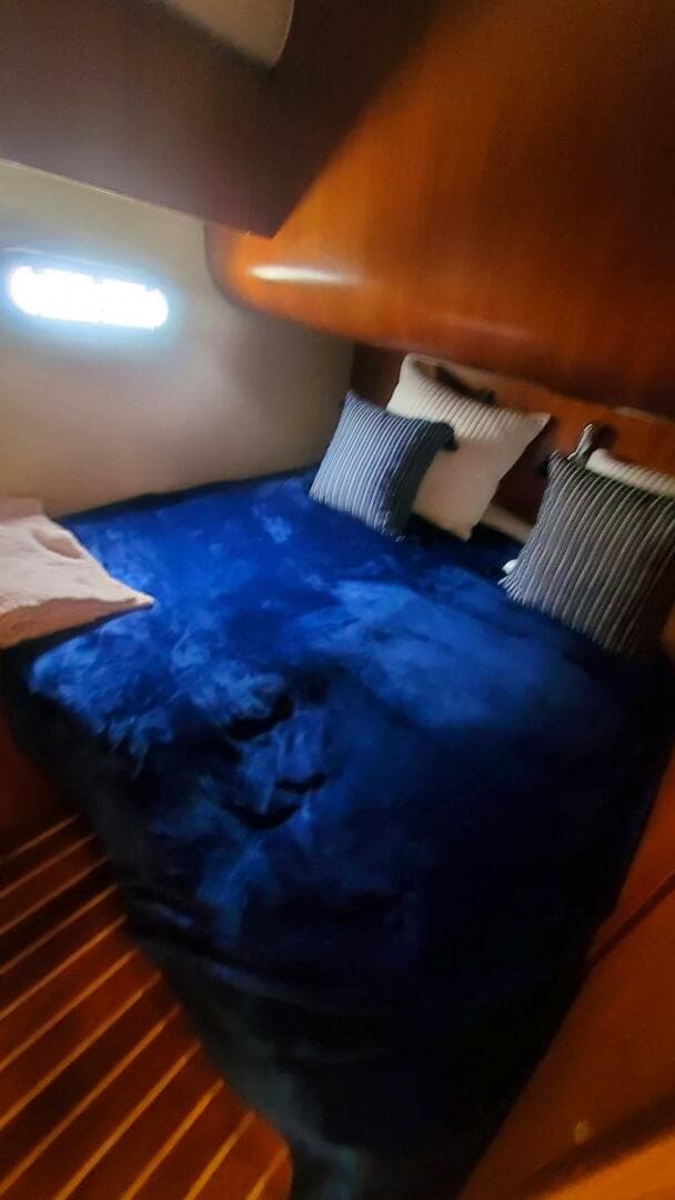 2001 Tiara — photo 18