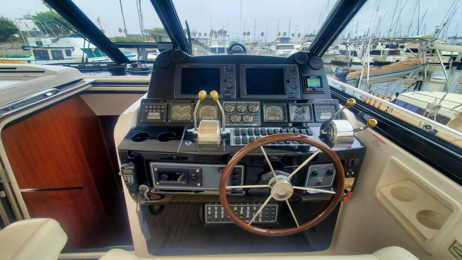 2001 Tiara — photo 6