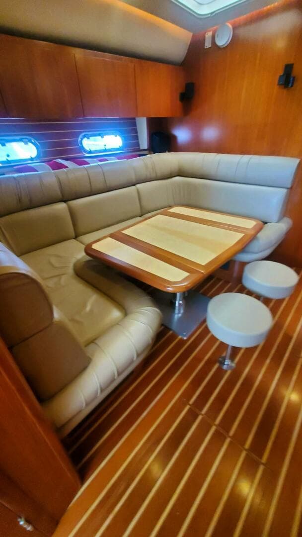 2001 Tiara — photo 12