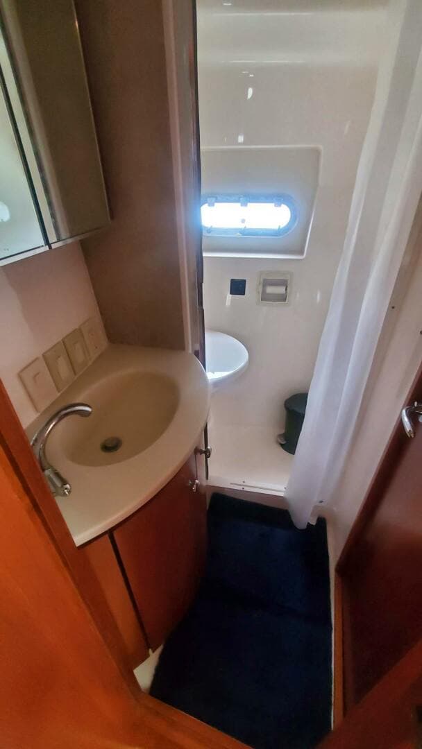 2001 Tiara — photo 17