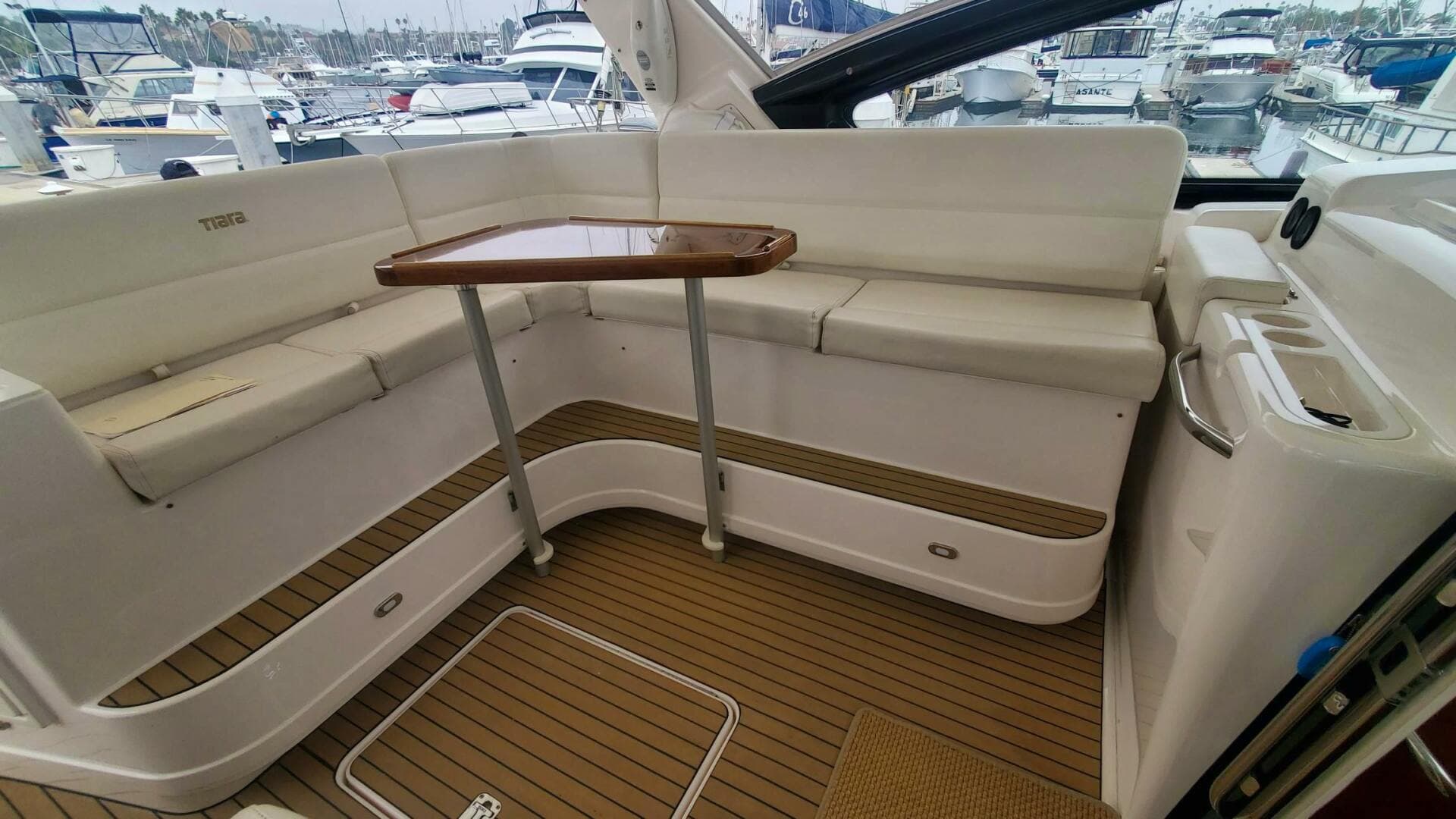 2001 Tiara — photo 4