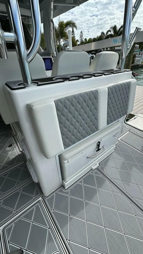 2023 Front Runner 36 CC — photo 7