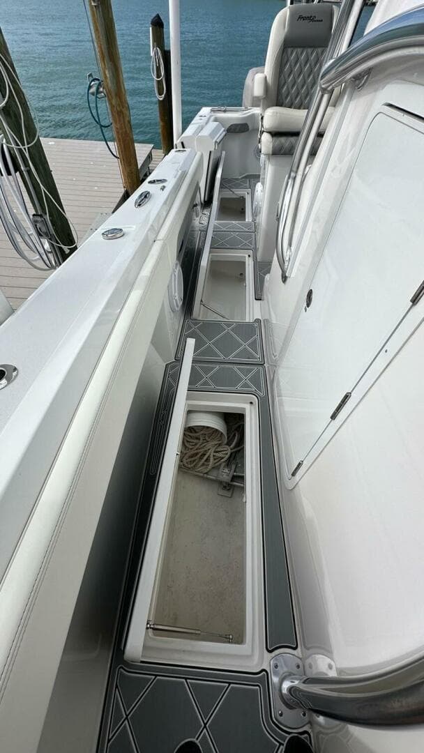 2023 Front Runner 36 CC — photo 11