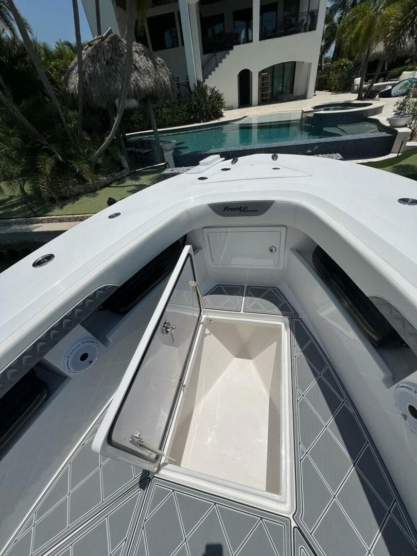 2023 Front Runner 36 CC — photo 16