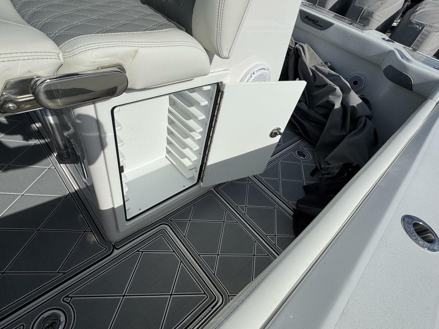 2023 Front Runner 36 CC — photo 37