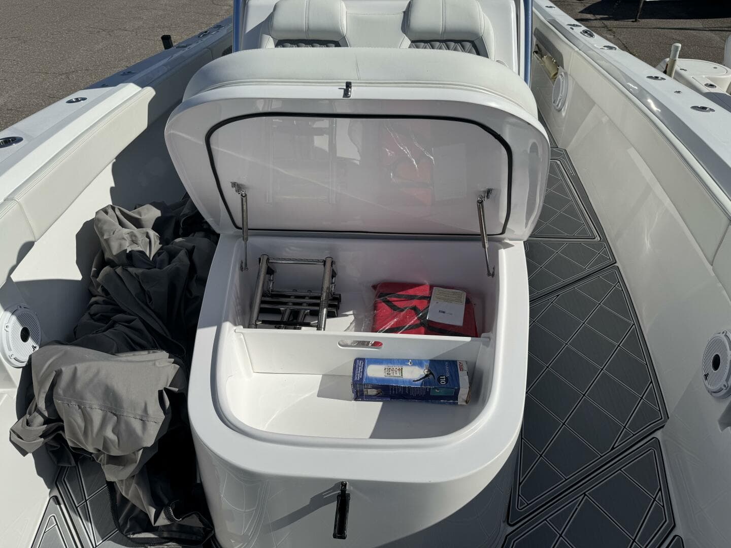 2023 Front Runner 36 CC — photo 55