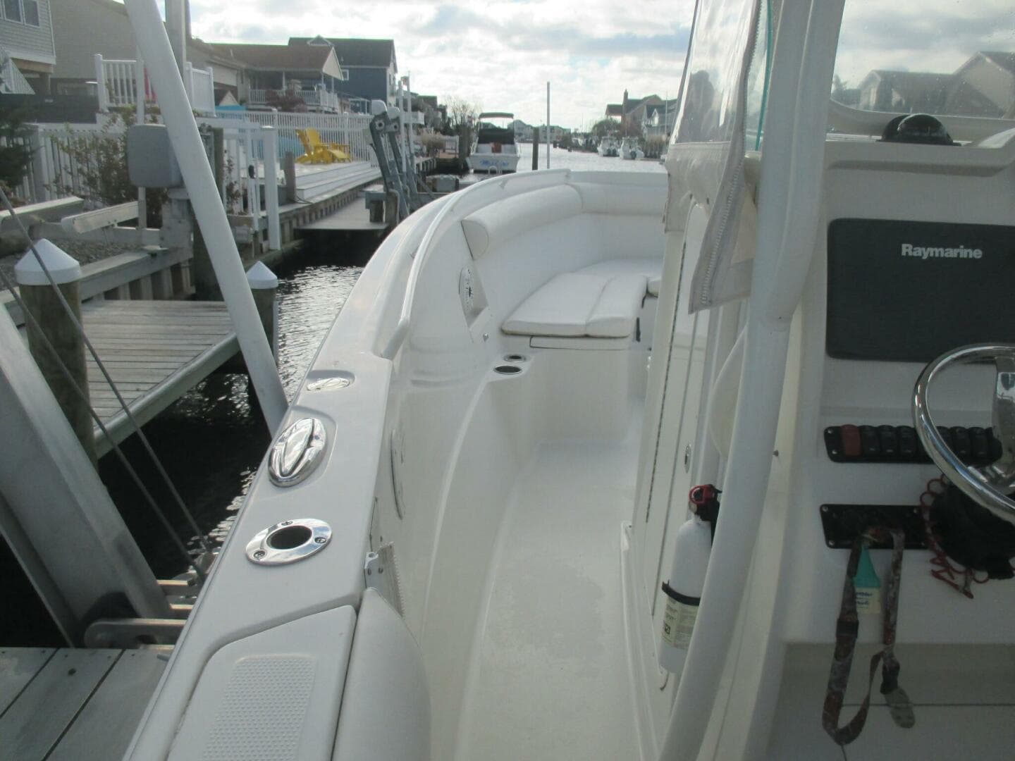 2013 Sailfish 270 CC — photo 19