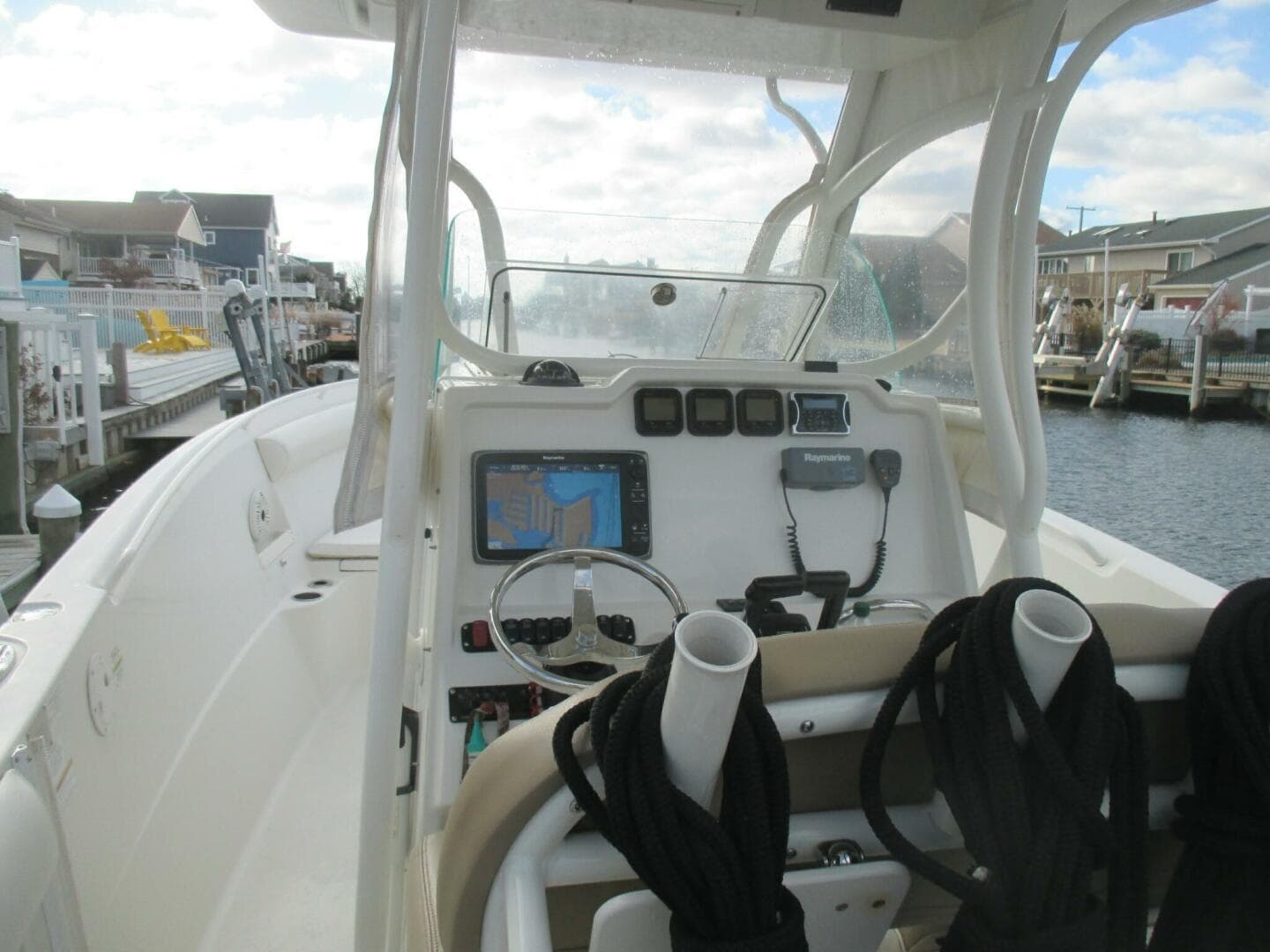 2013 Sailfish 270 CC — photo 17