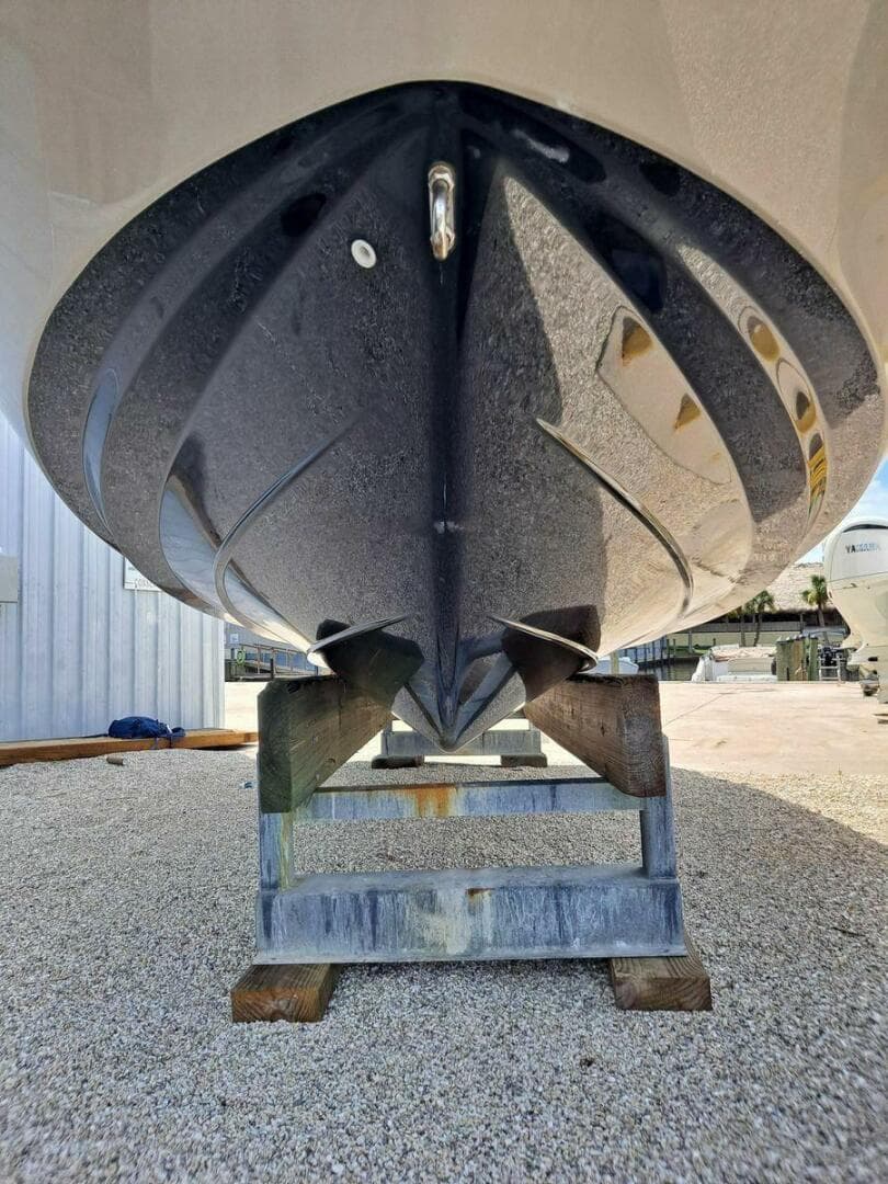 2013 Yamaha Boats 242 Limited S — photo 2