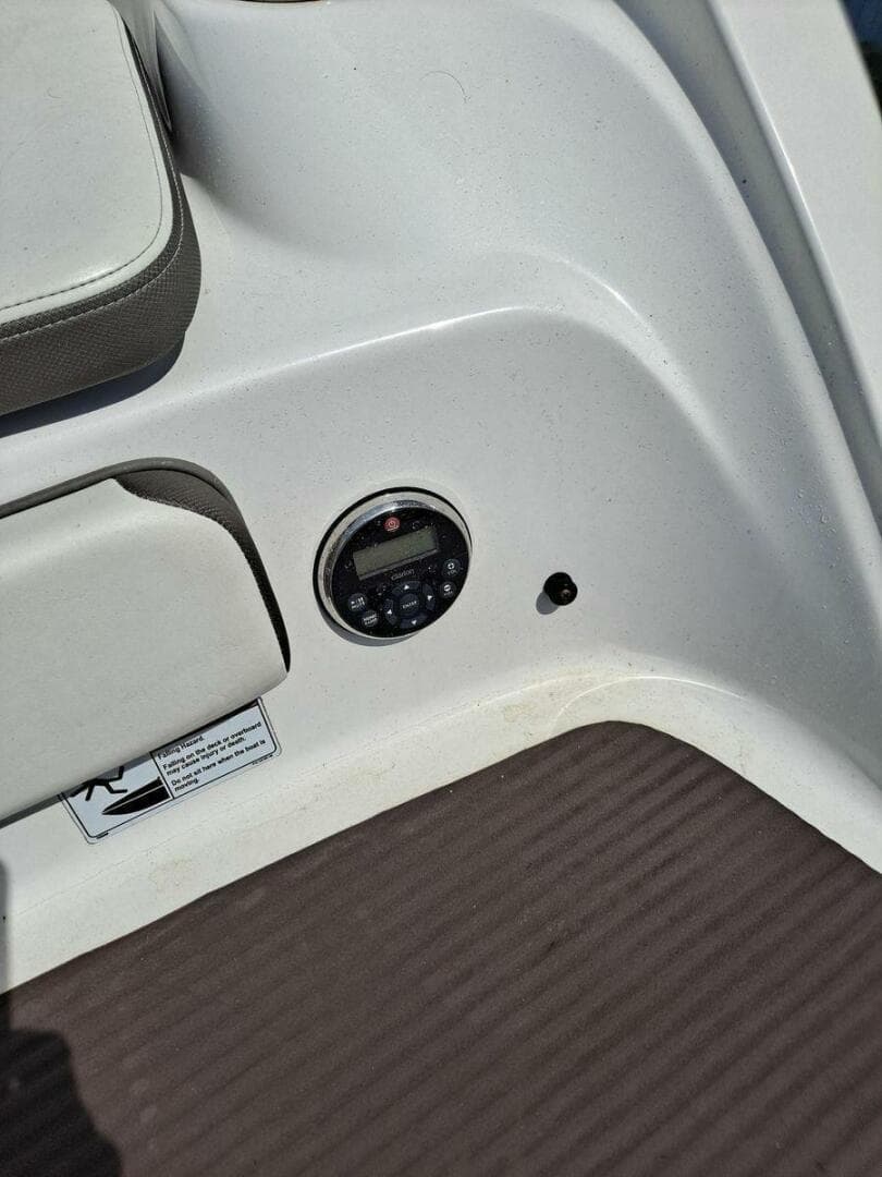 2013 Yamaha Boats 242 Limited S — photo 7