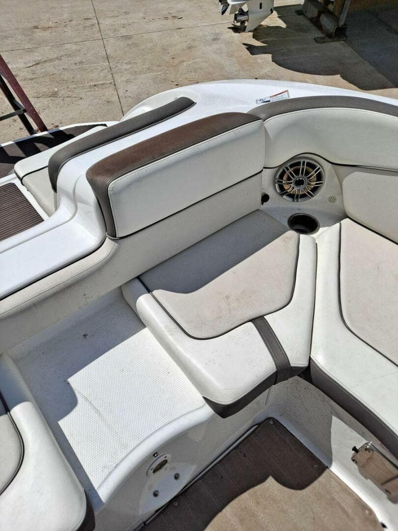 2013 Yamaha Boats 242 Limited S — photo 11