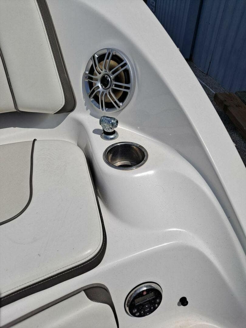 2013 Yamaha Boats 242 Limited S — photo 6