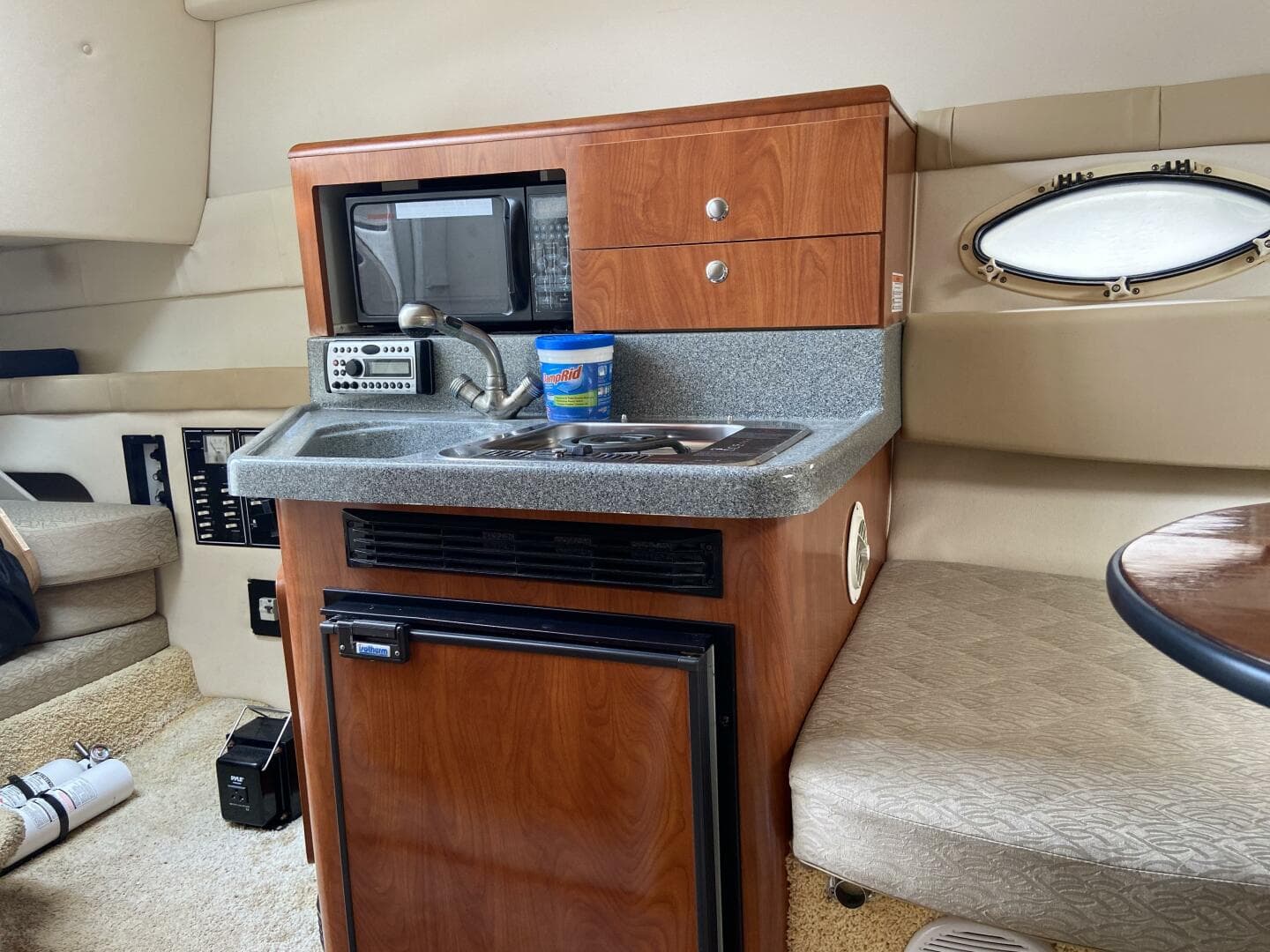 2006 Larson Cabrio 274 — photo 10