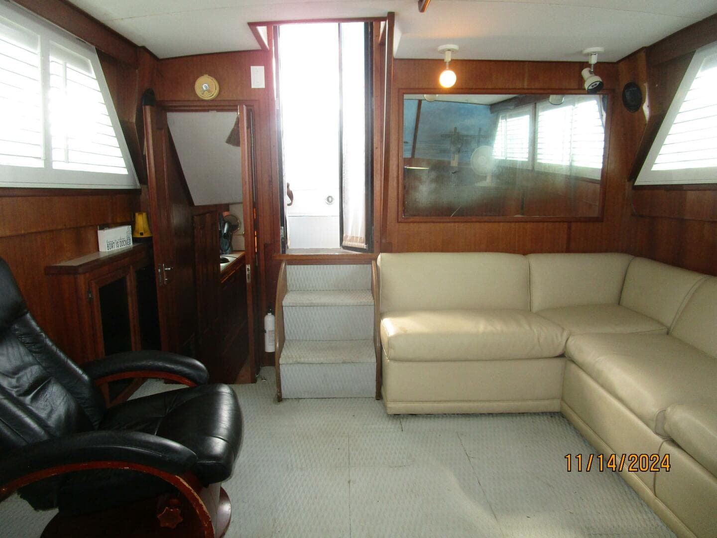 1988 Viking 44 Sundeck — photo 31