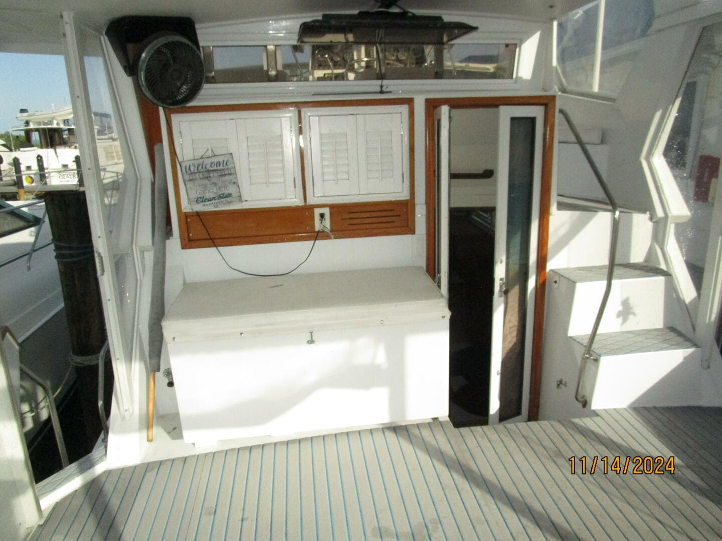 1988 Viking 44 Sundeck — photo 28