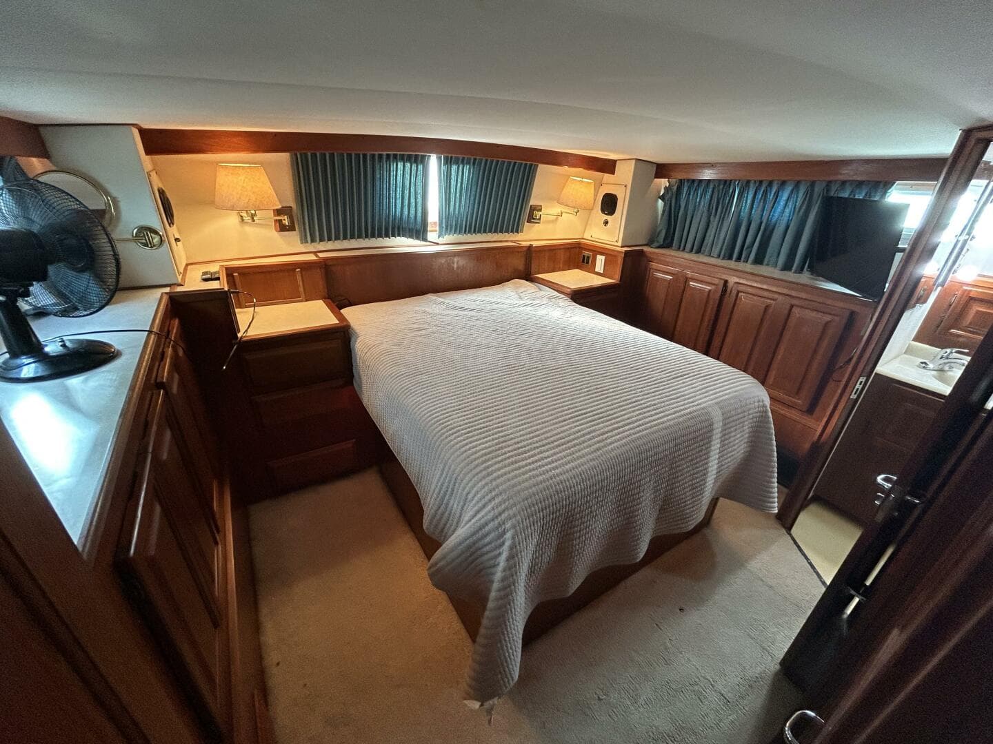 1988 Viking 44 Sundeck — photo 45