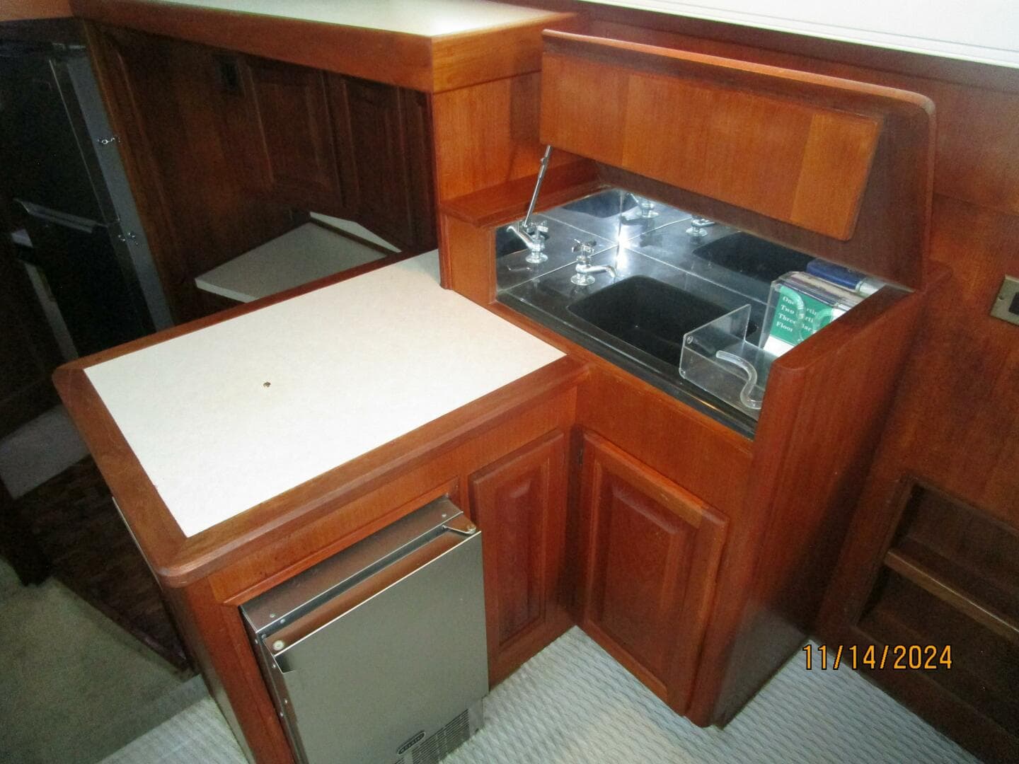 1988 Viking 44 Sundeck — photo 36