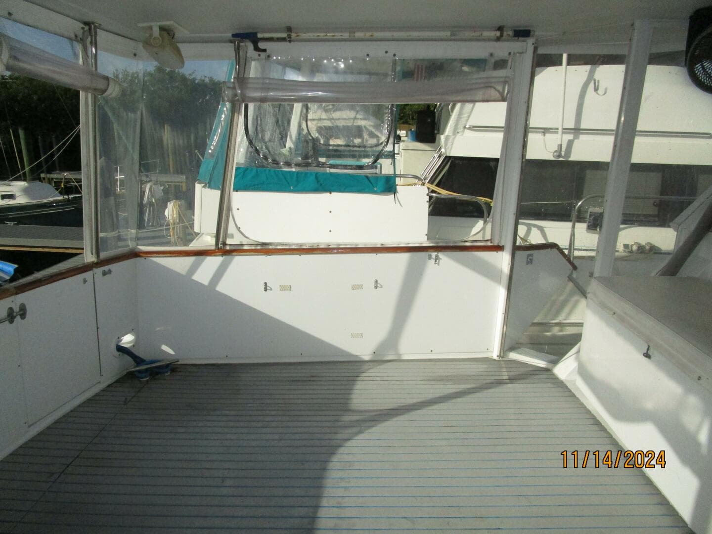 1988 Viking 44 Sundeck — photo 26