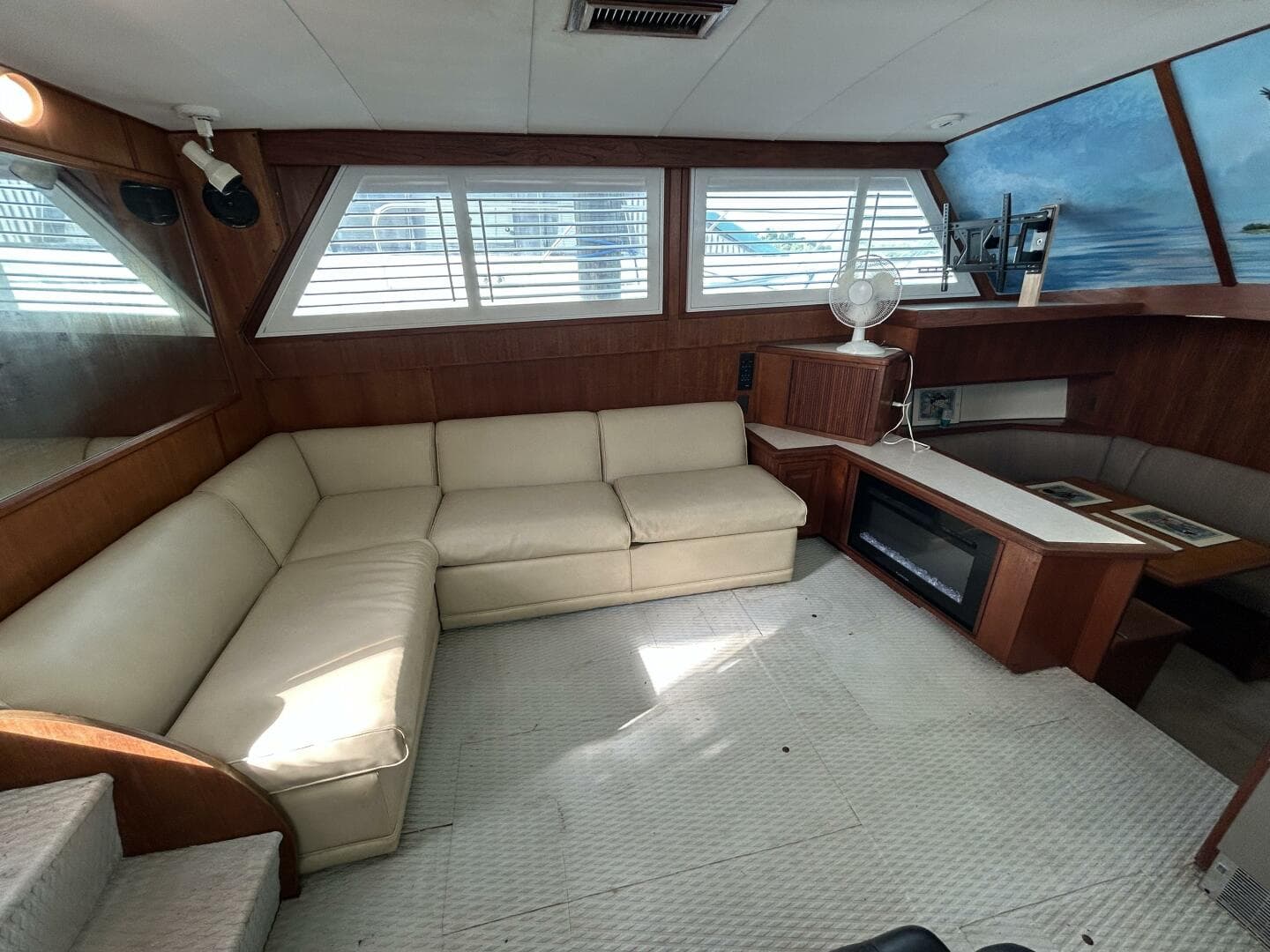 1988 Viking 44 Sundeck — photo 32