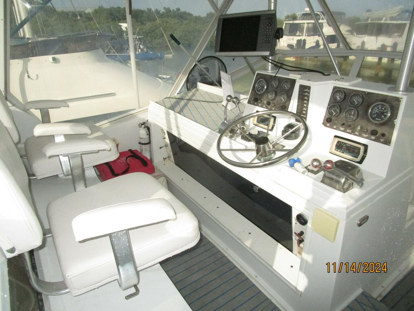 1988 Viking 44 Sundeck — photo 18