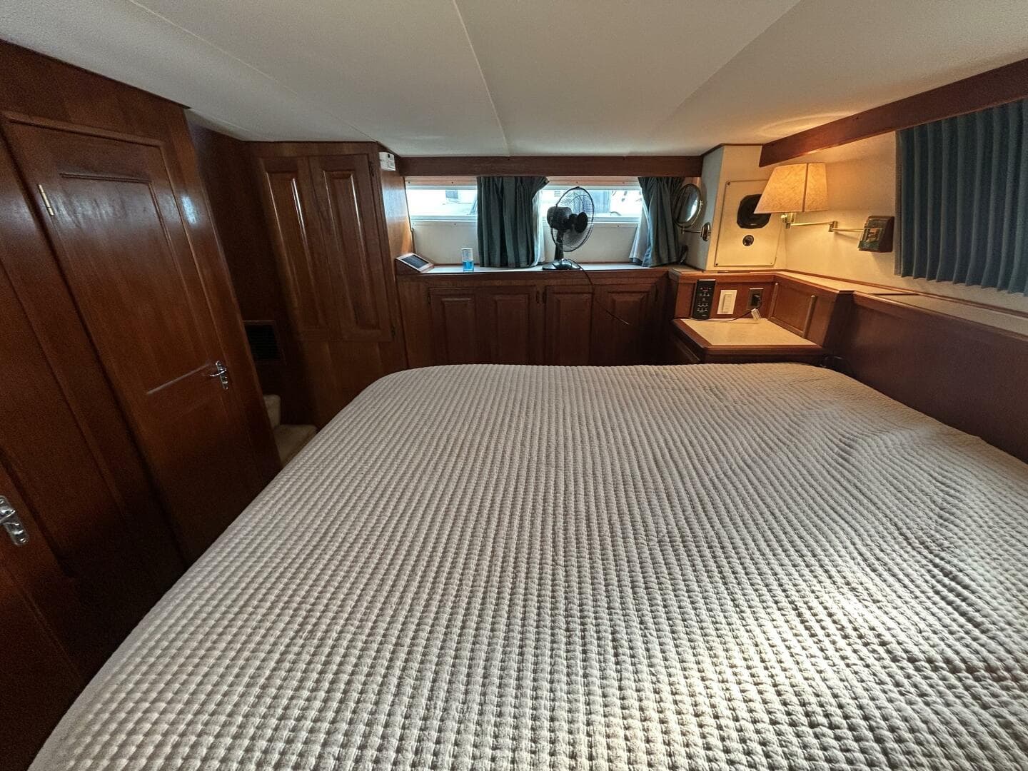 1988 Viking 44 Sundeck — photo 47
