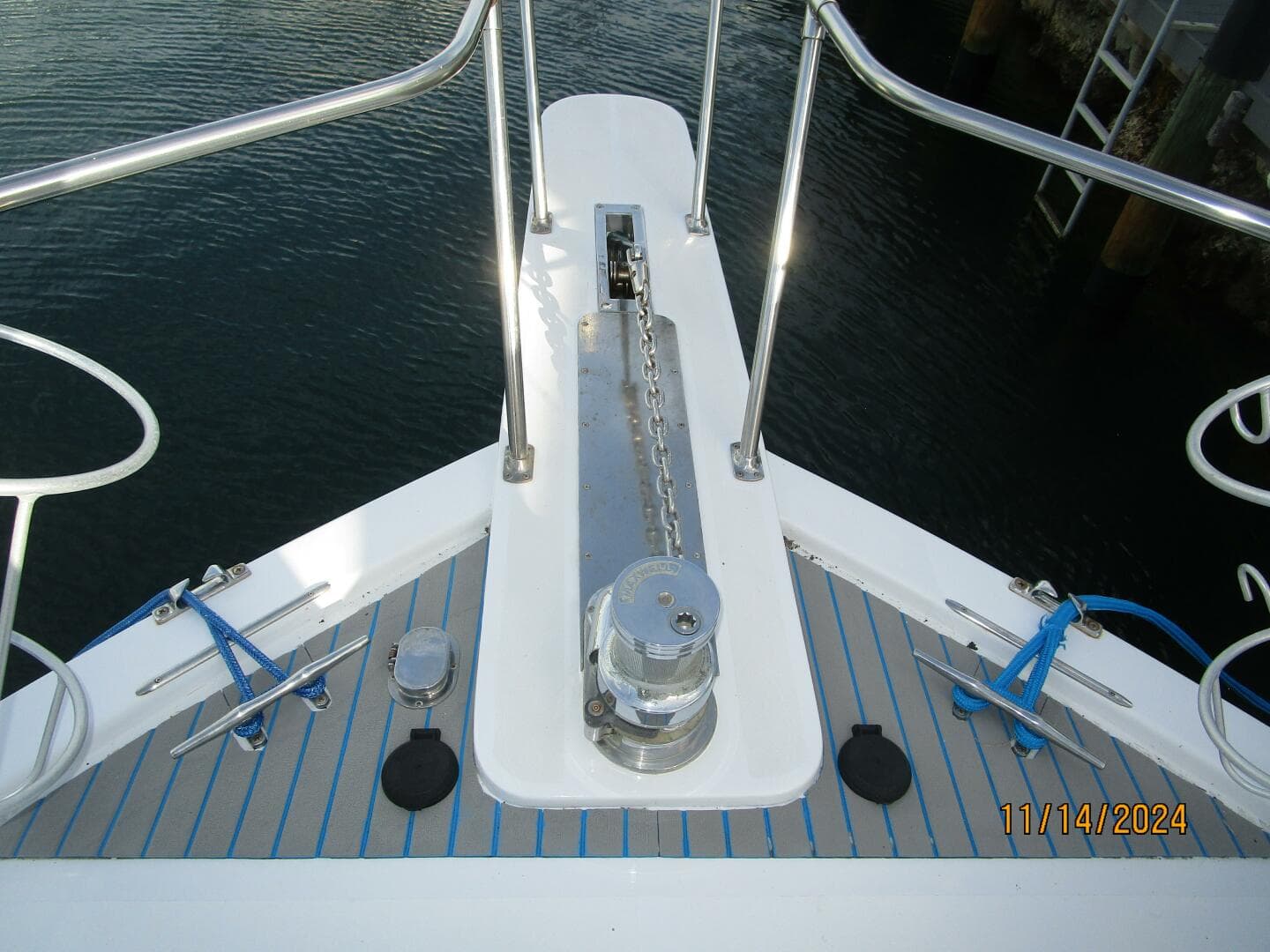 1988 Viking 44 Sundeck — photo 5