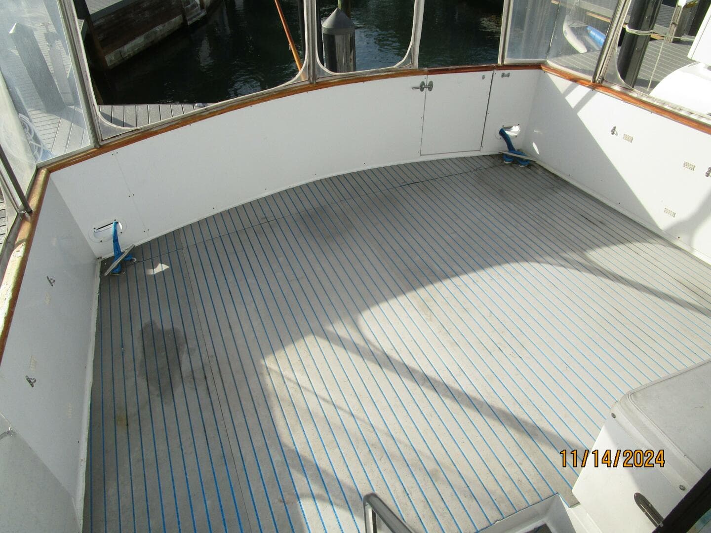 1988 Viking 44 Sundeck — photo 25