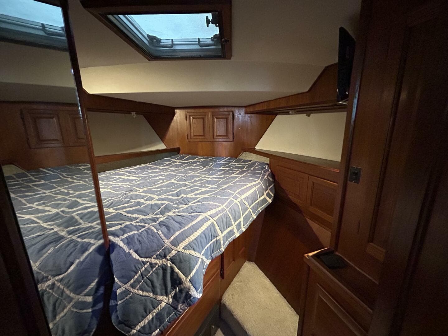 1988 Viking 44 Sundeck — photo 51