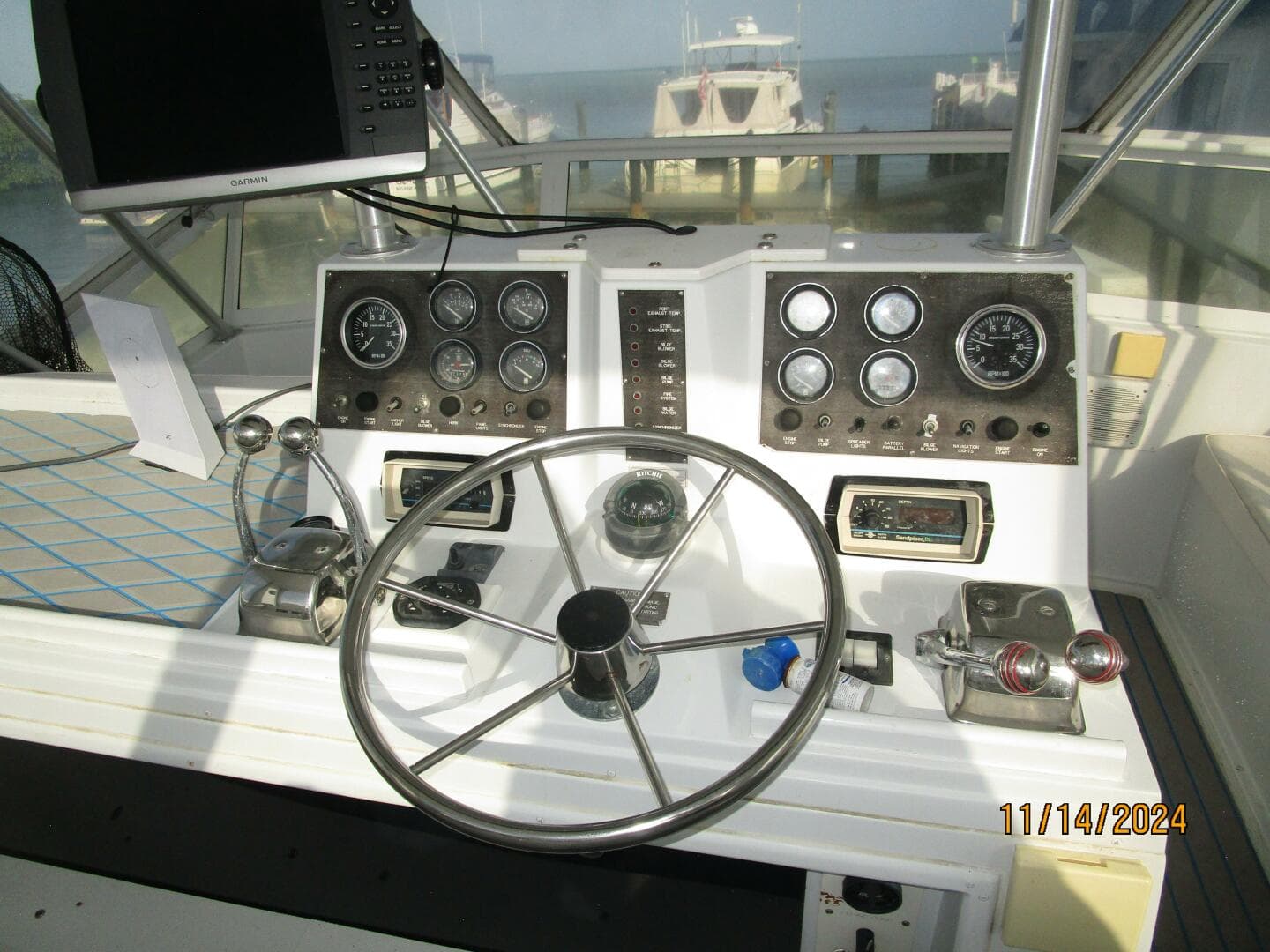 1988 Viking 44 Sundeck — photo 19