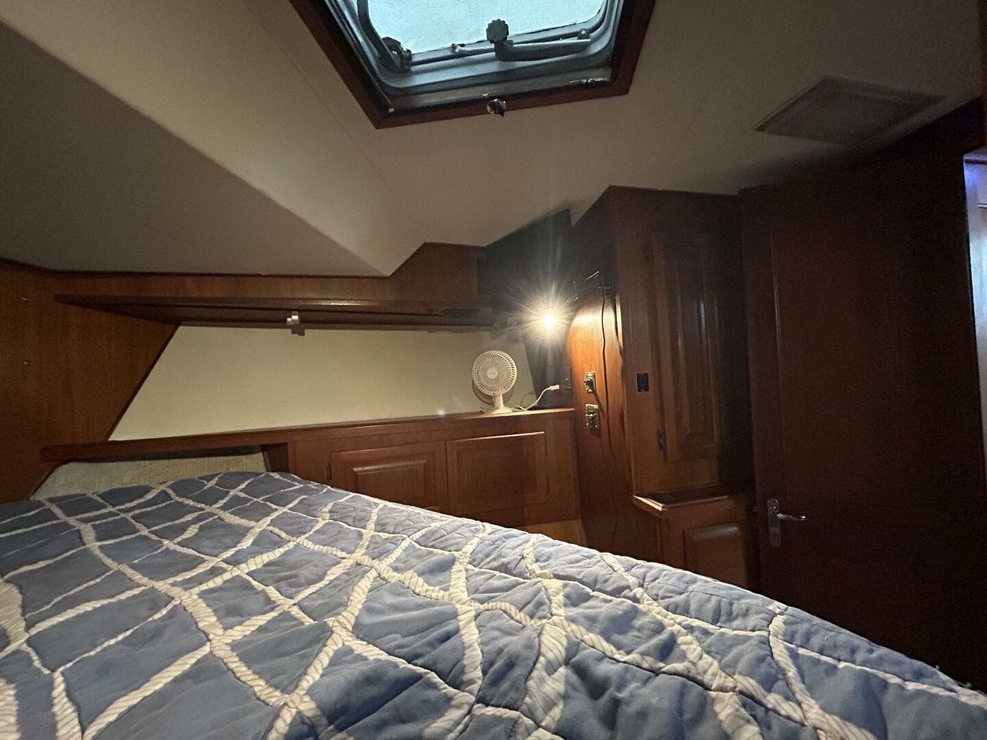 1988 Viking 44 Sundeck — photo 53