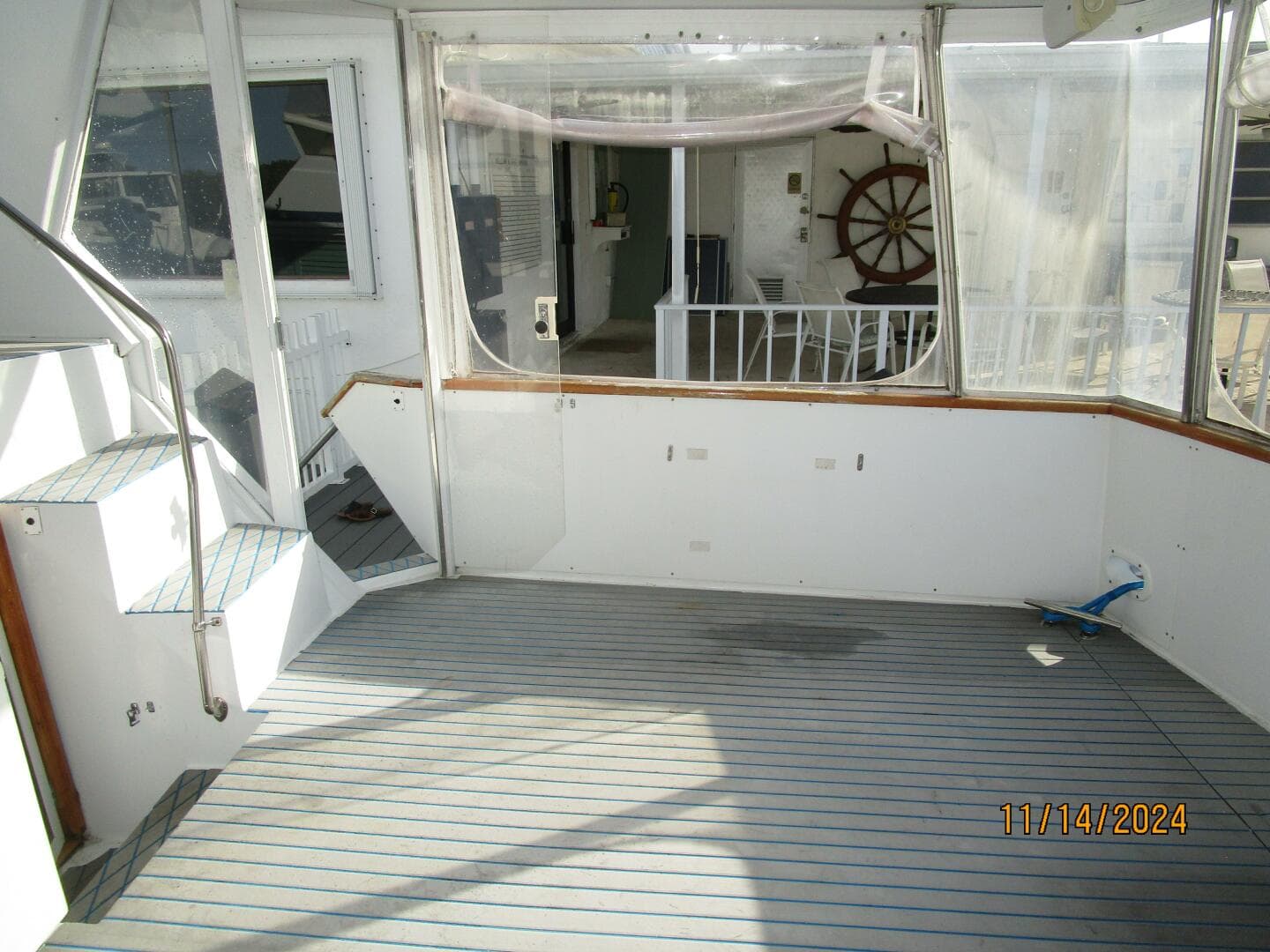 1988 Viking 44 Sundeck — photo 27