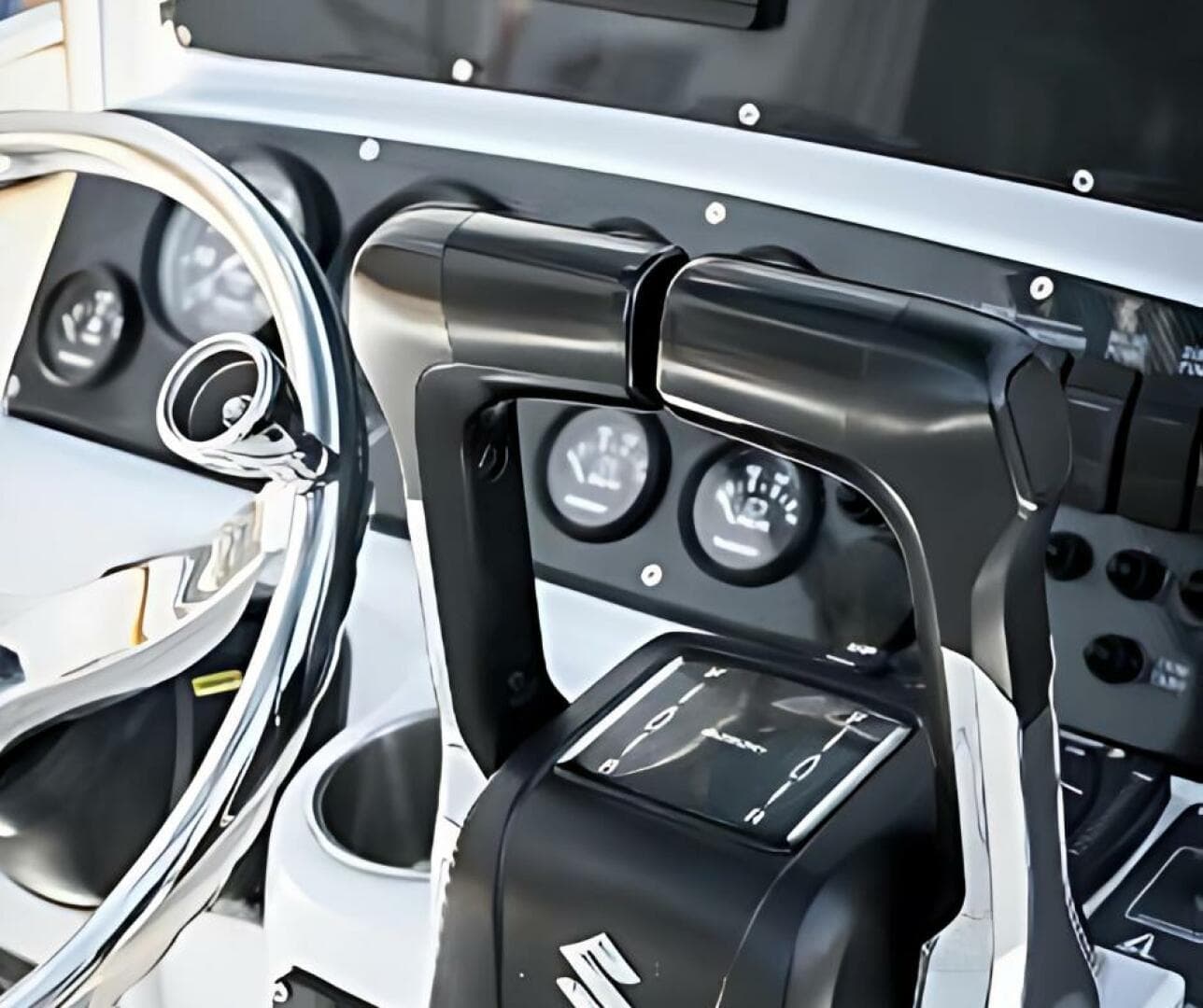 1999 Boston Whaler — photo 8