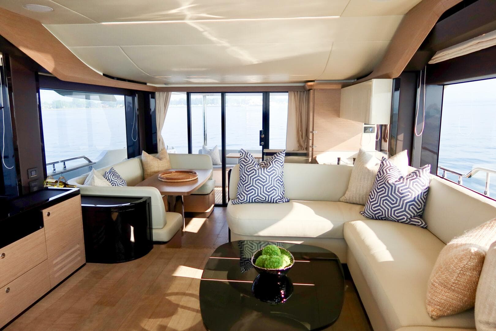 2026 Absolute 58 Navetta — photo 13