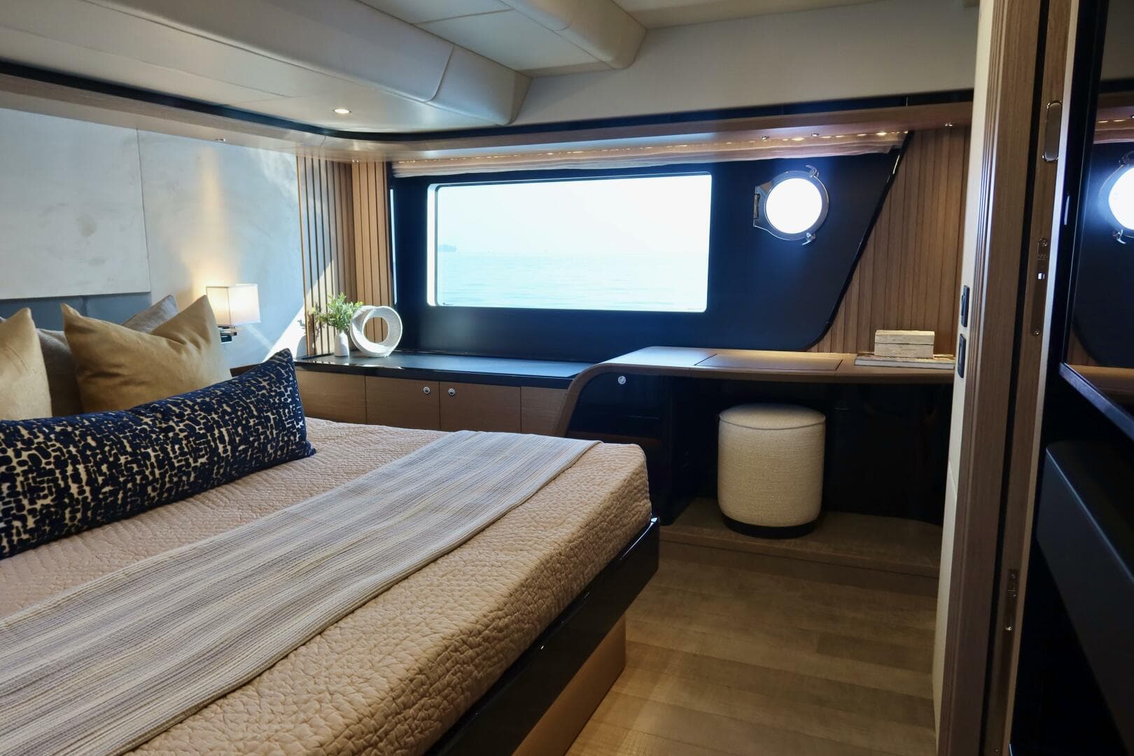 2026 Absolute 58 Navetta — photo 27