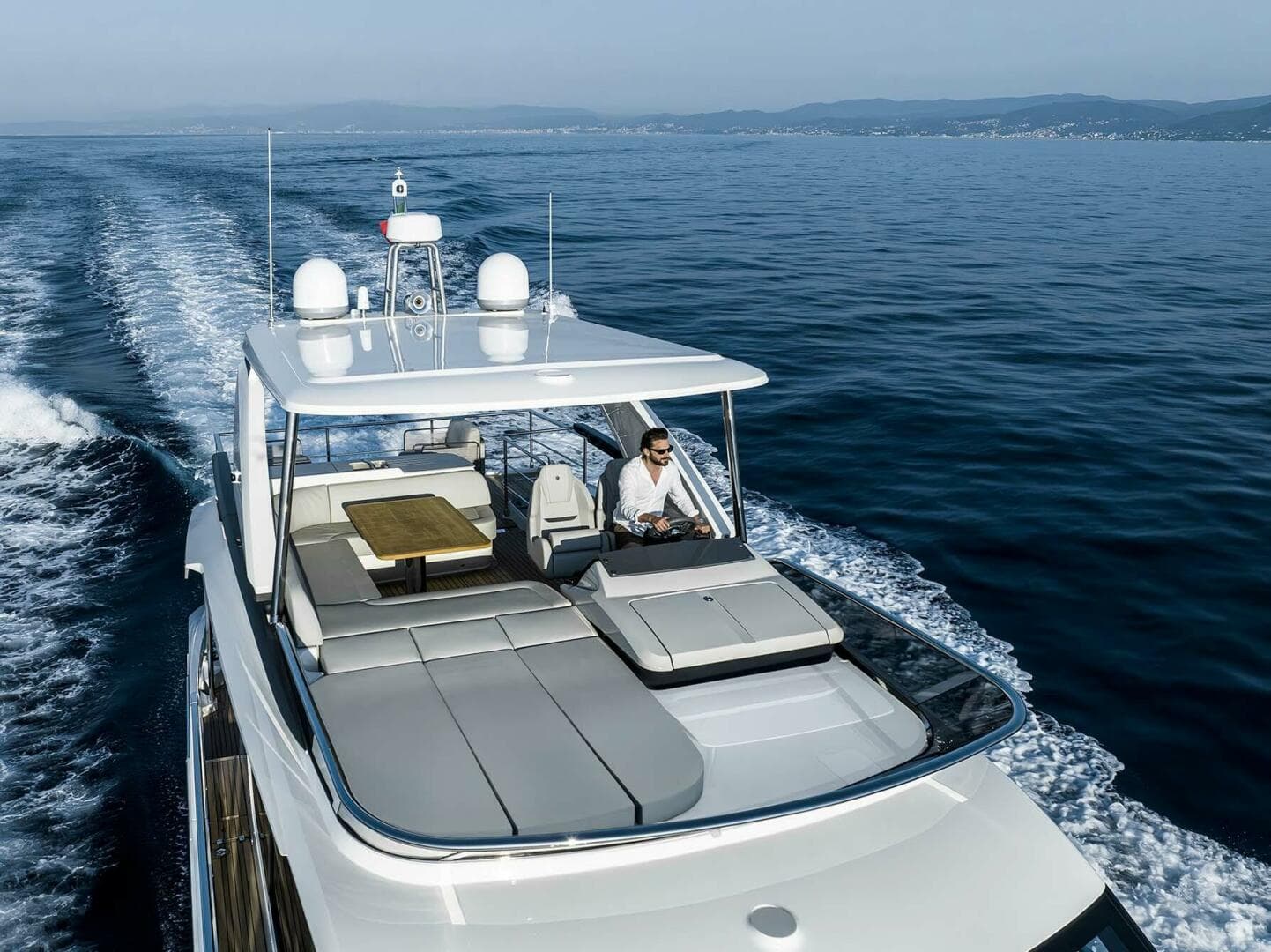 2026 Absolute 52 Fly — photo 4