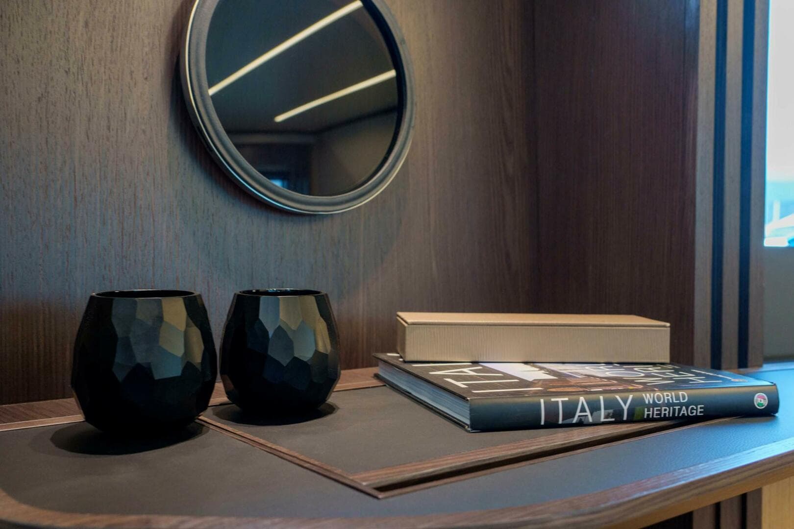 2026 Absolute 52 Fly — photo 23