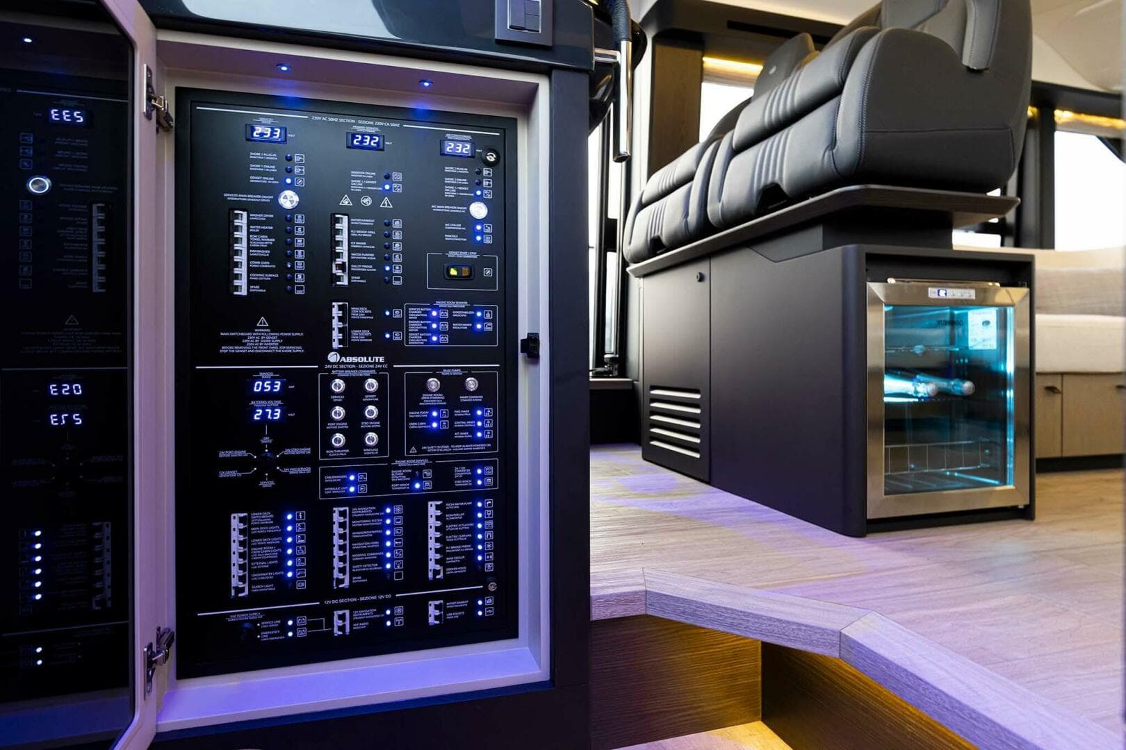 2026 Absolute 52 Fly — photo 26