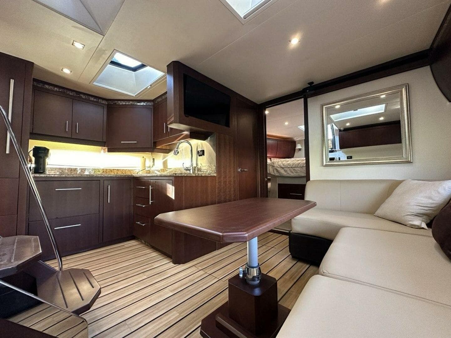 2015 Regal 53 Sport Coupe — photo 2