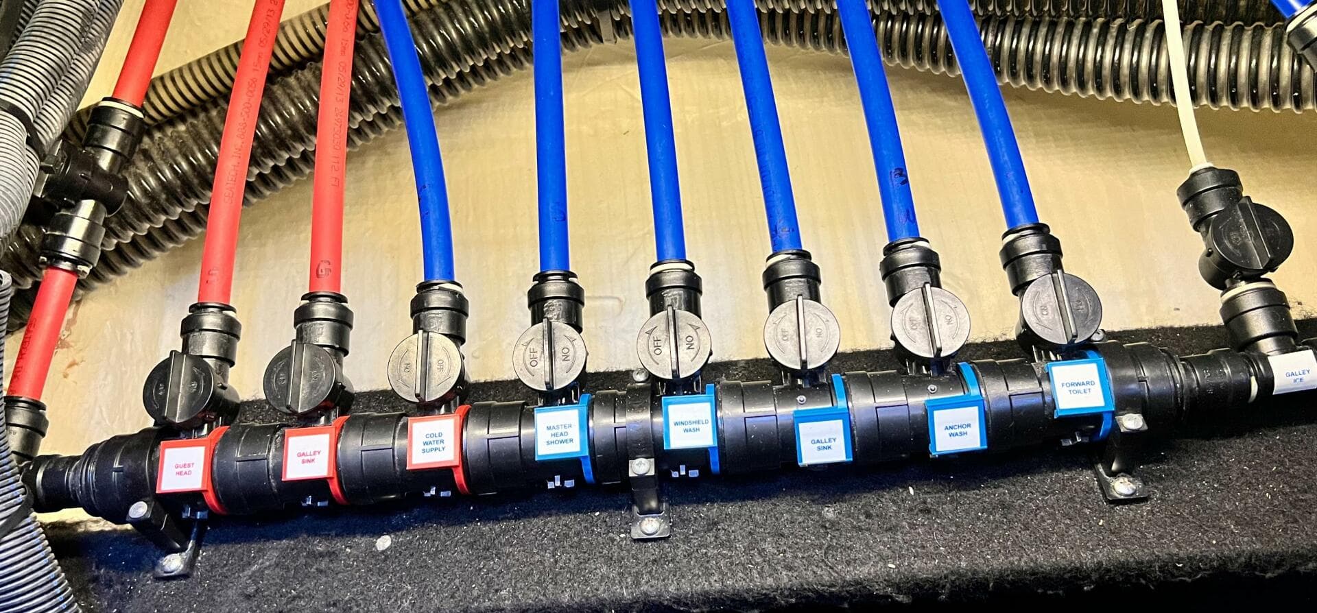 2015 Regal 53 Sport Coupe — photo 49