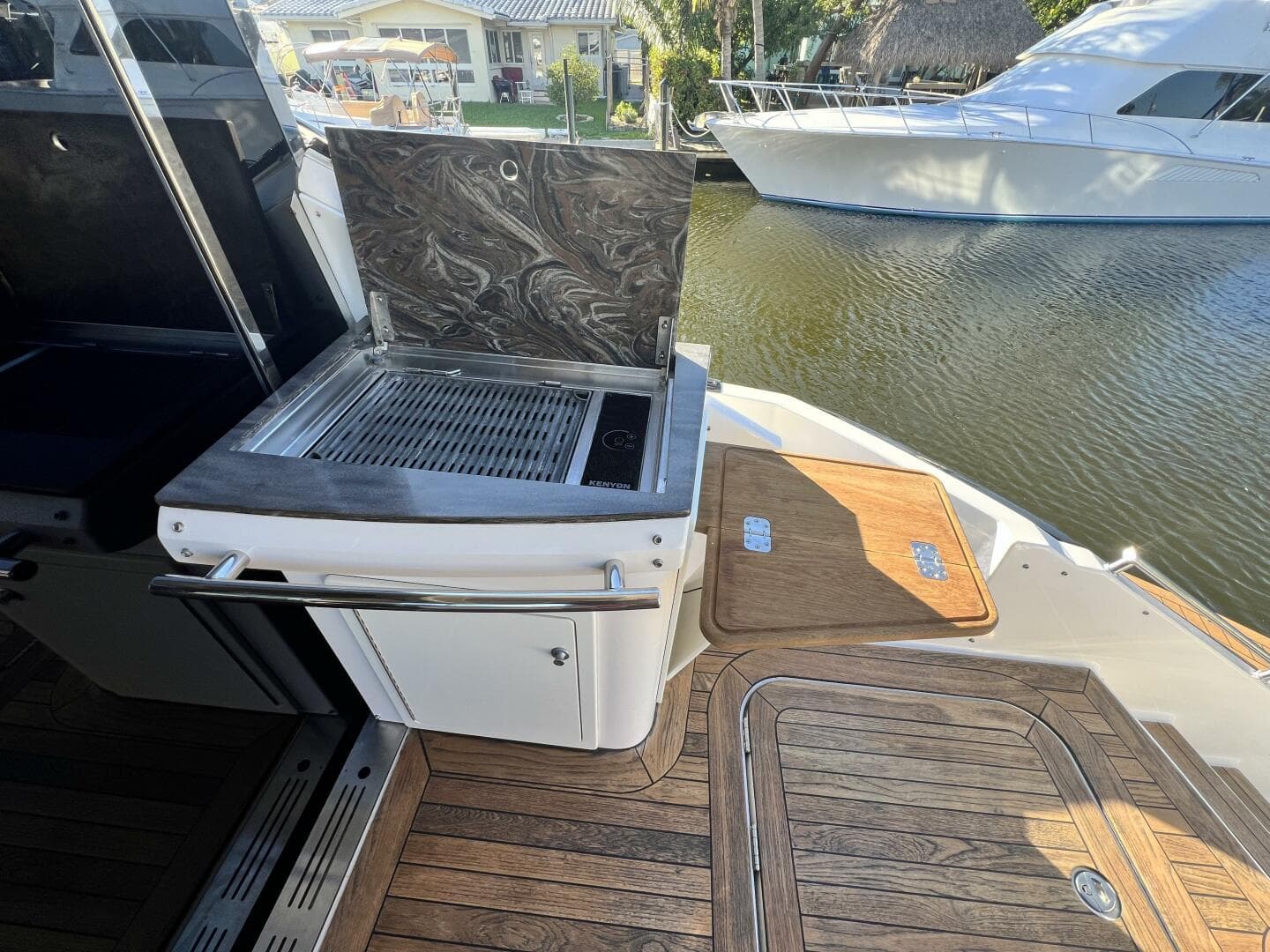 2015 Regal 53 Sport Coupe — photo 15