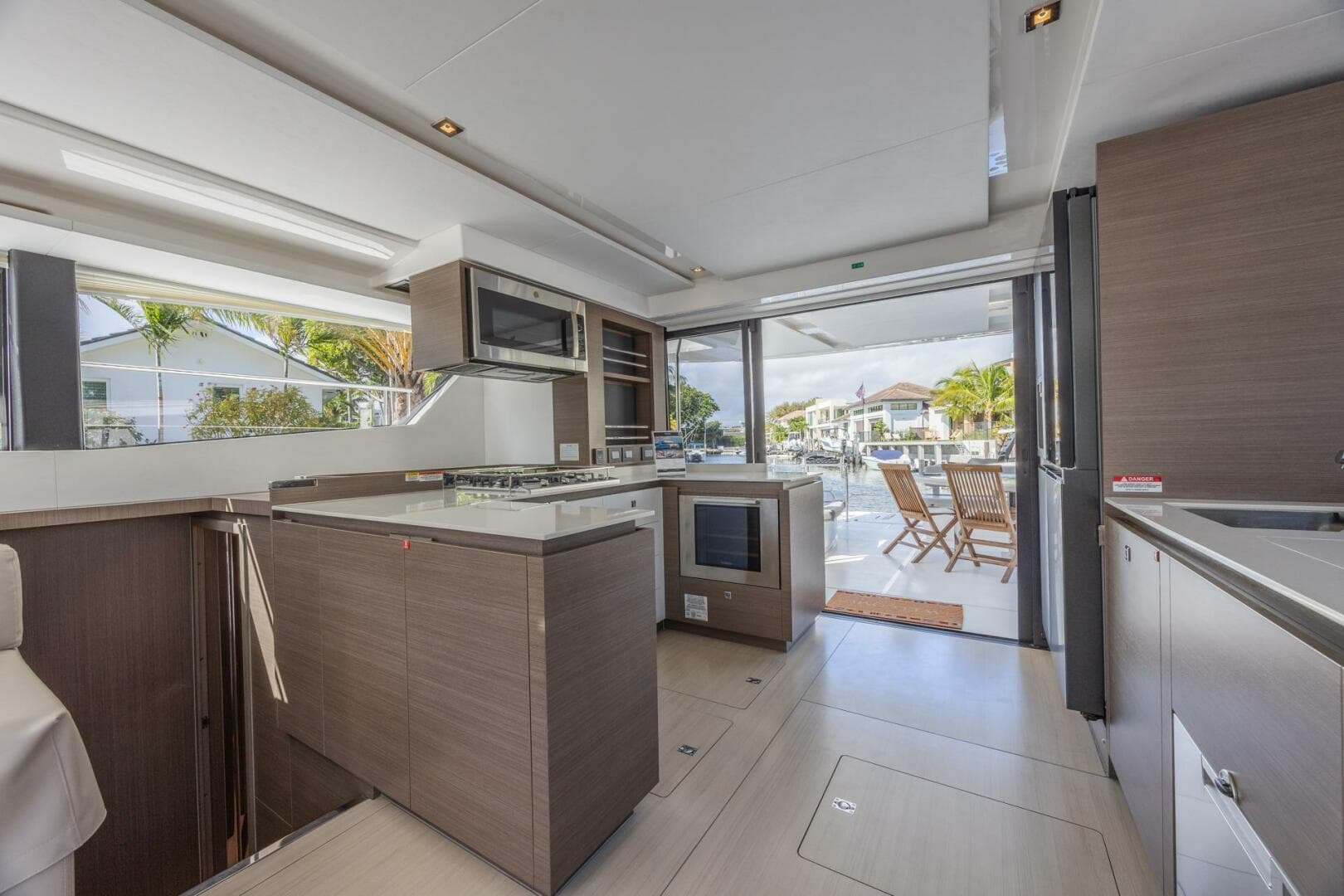 2024 Leopard 53 Powercat — photo 18